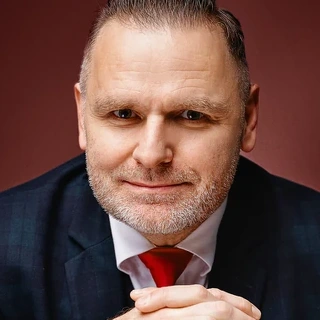 Portret doradcy Paweł Piotr Nowak